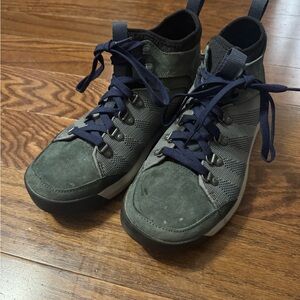 L.L. Bean Mid Vista Hiking Shoes Men's Dark Green High-Top Sneakers